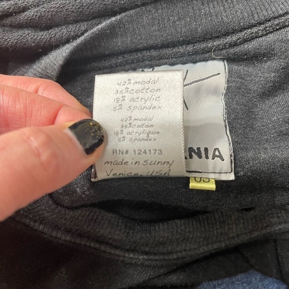 291 Venice Boutique Slit Back Pullover Contrast Hems Warm Size Large - Picture 11 of 11